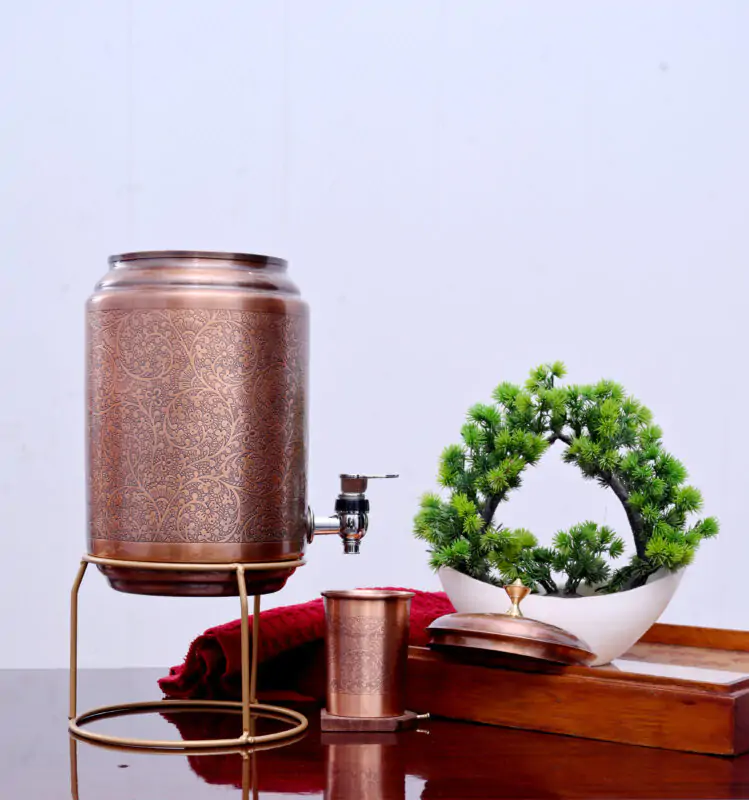 finish : mirror WAVE capacity : 5000 ml weight : 550 Gm sku code : slk-KCT-MW-20005